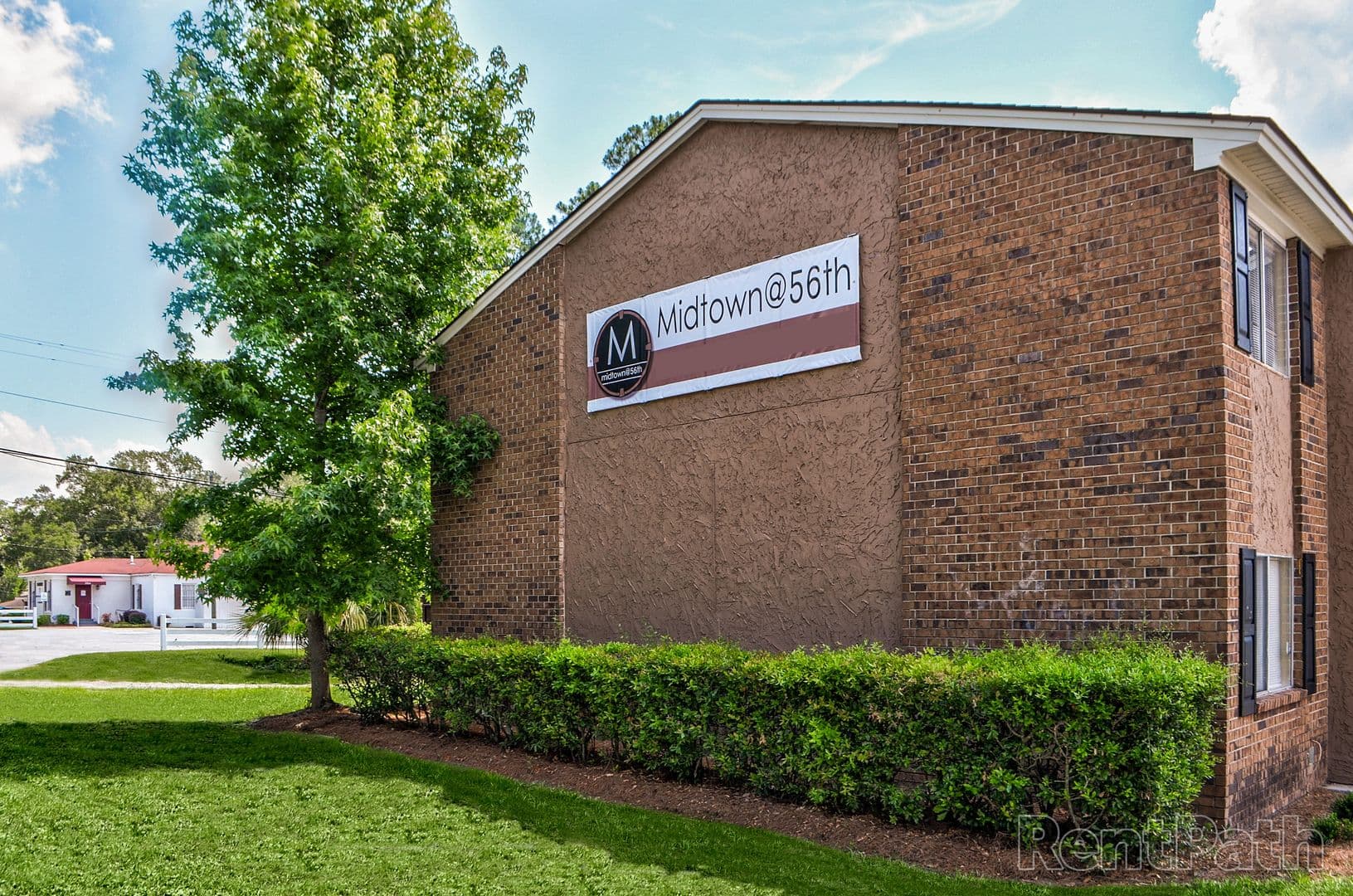 Savannah Apartment: 1100 East 56th Street