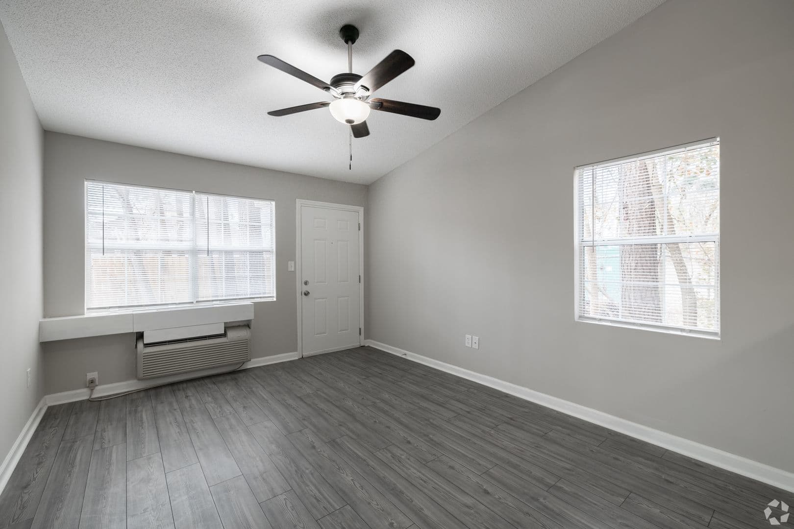 Savannah Apartment: 1431 King George Blvd