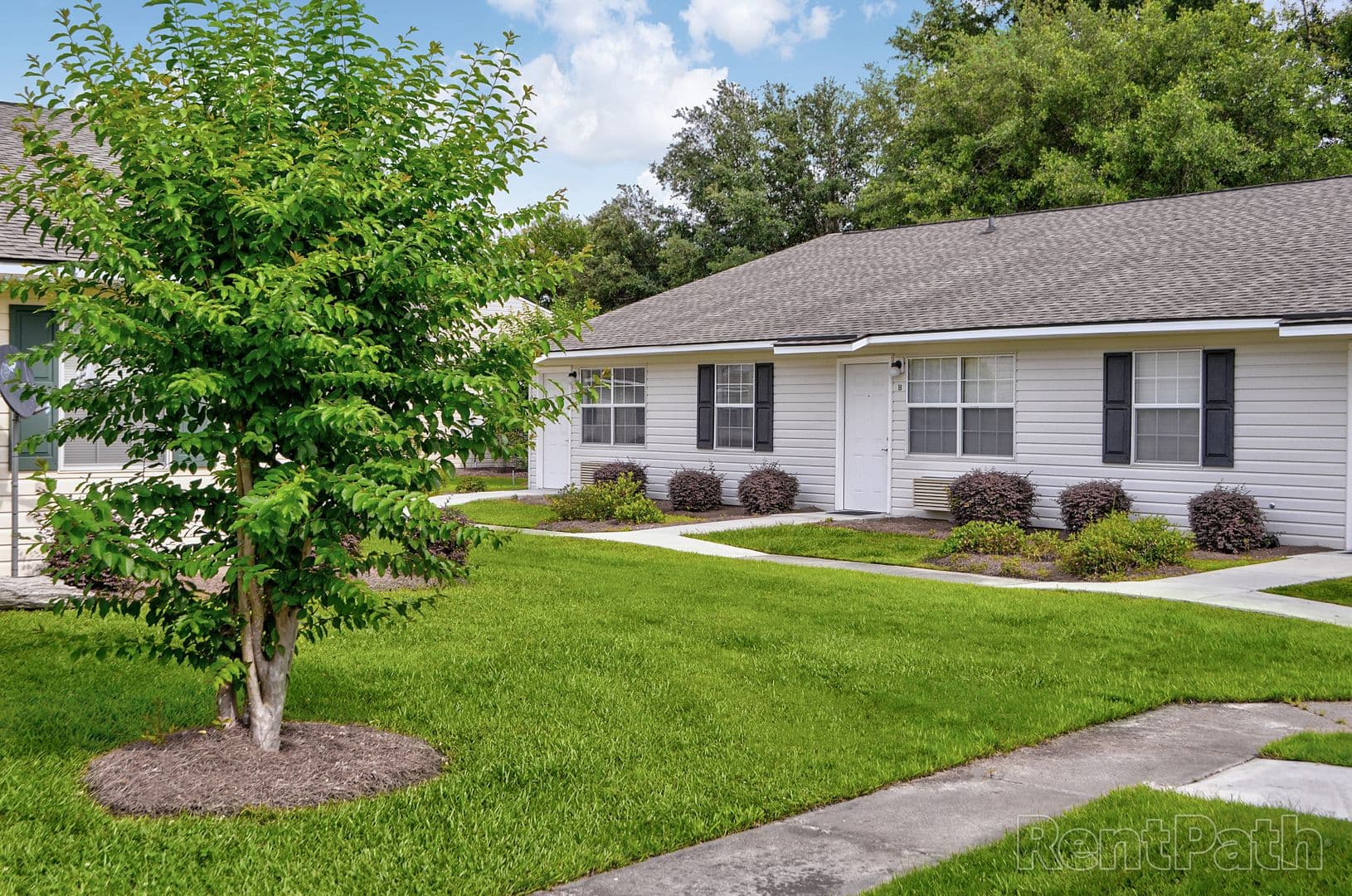 Savannah Apartment: 1431 King George Blvd