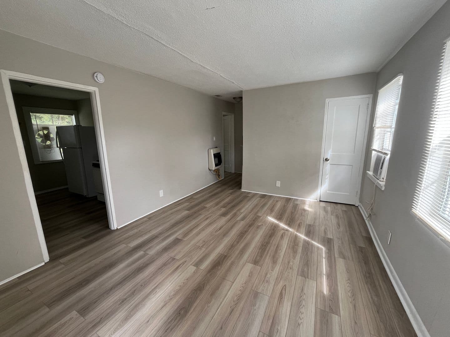 Savannah Apartment: 720 East 56th Street