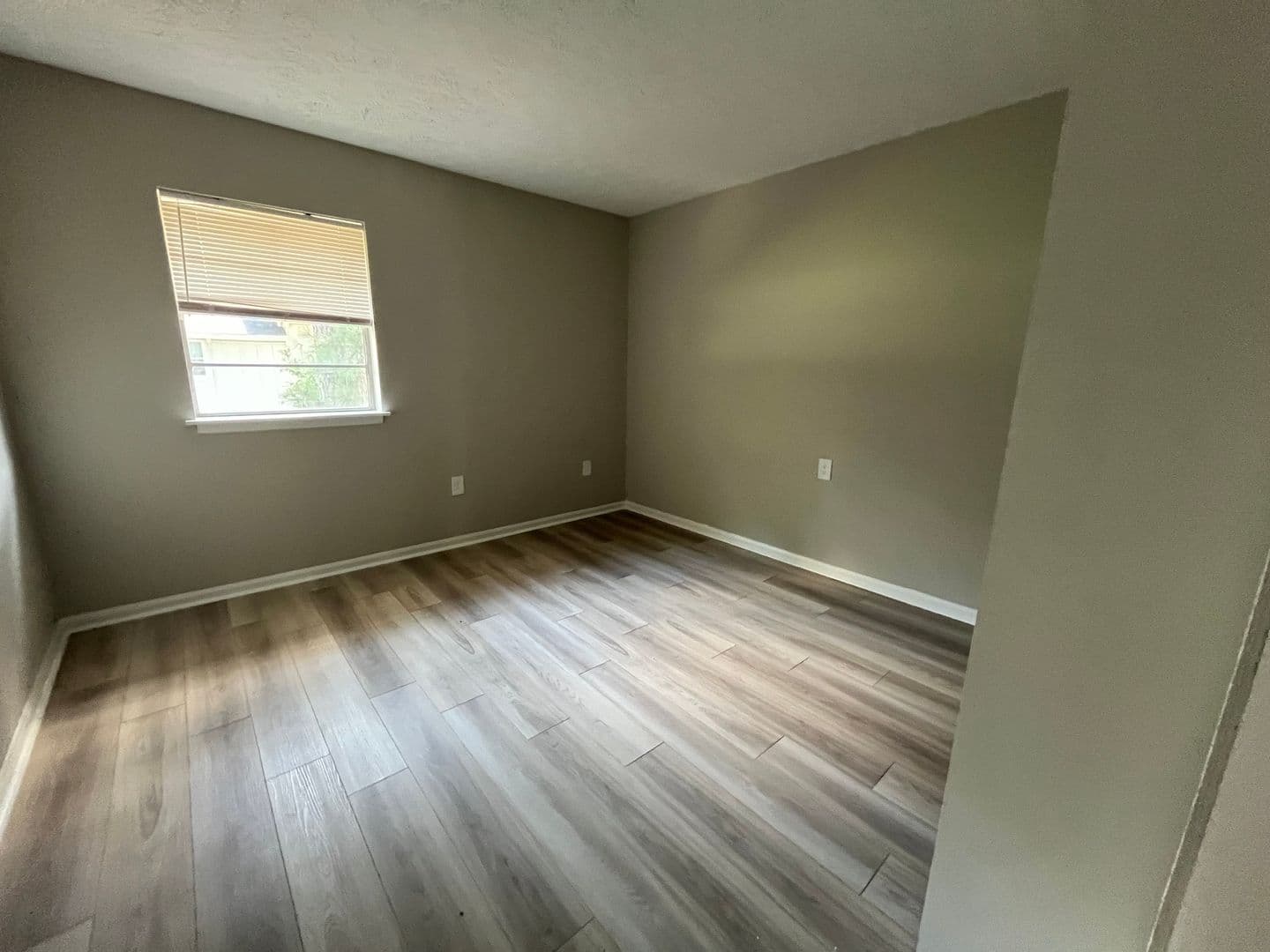 Springfield Apartment: 301 E 2nd Street