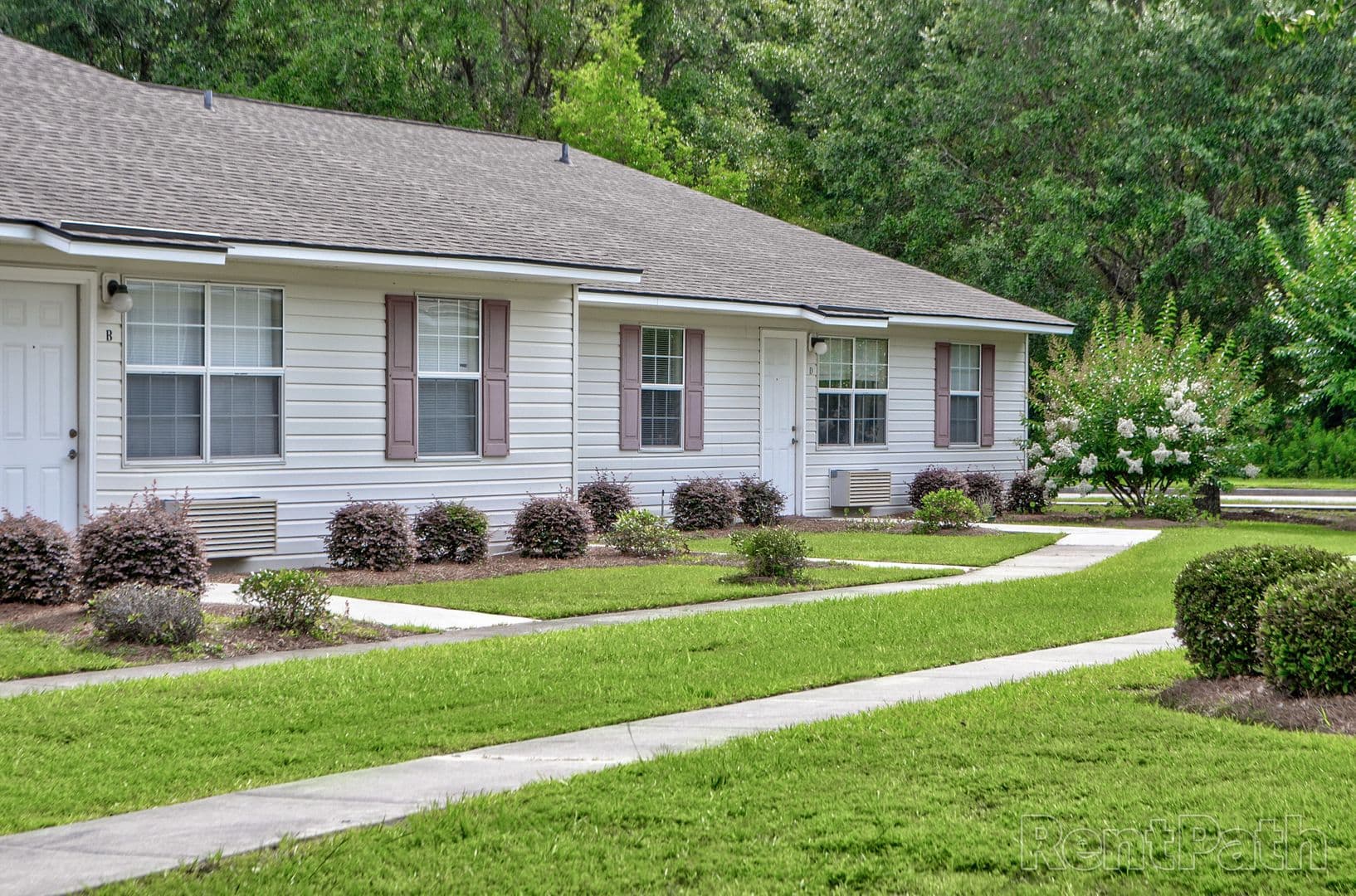 Savannah Apartment: 1431 King George Blvd