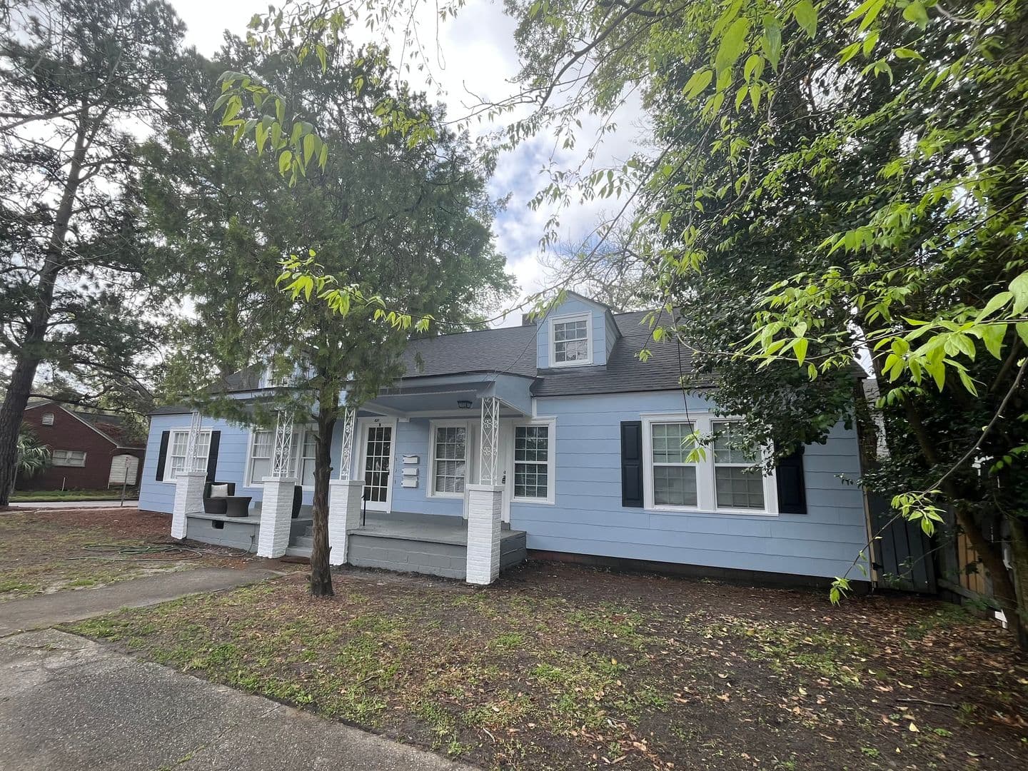 Savannah Apartment: 829 East 32nd Street