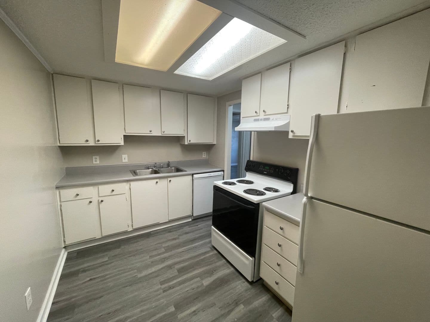 Savannah Apartment: 6815 Waters Ave