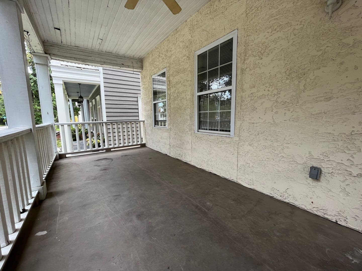 Savannah Apartment: 825 E Henry St