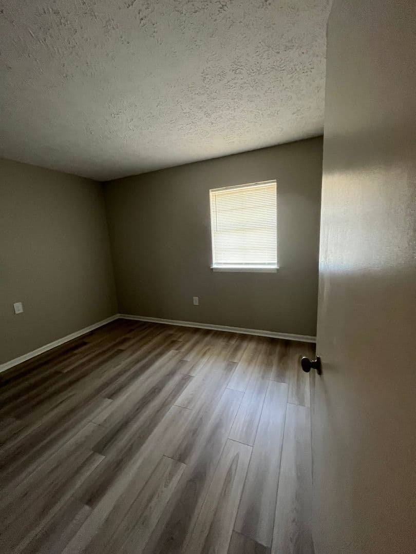 Springfield Apartment: 301 E 2nd Street