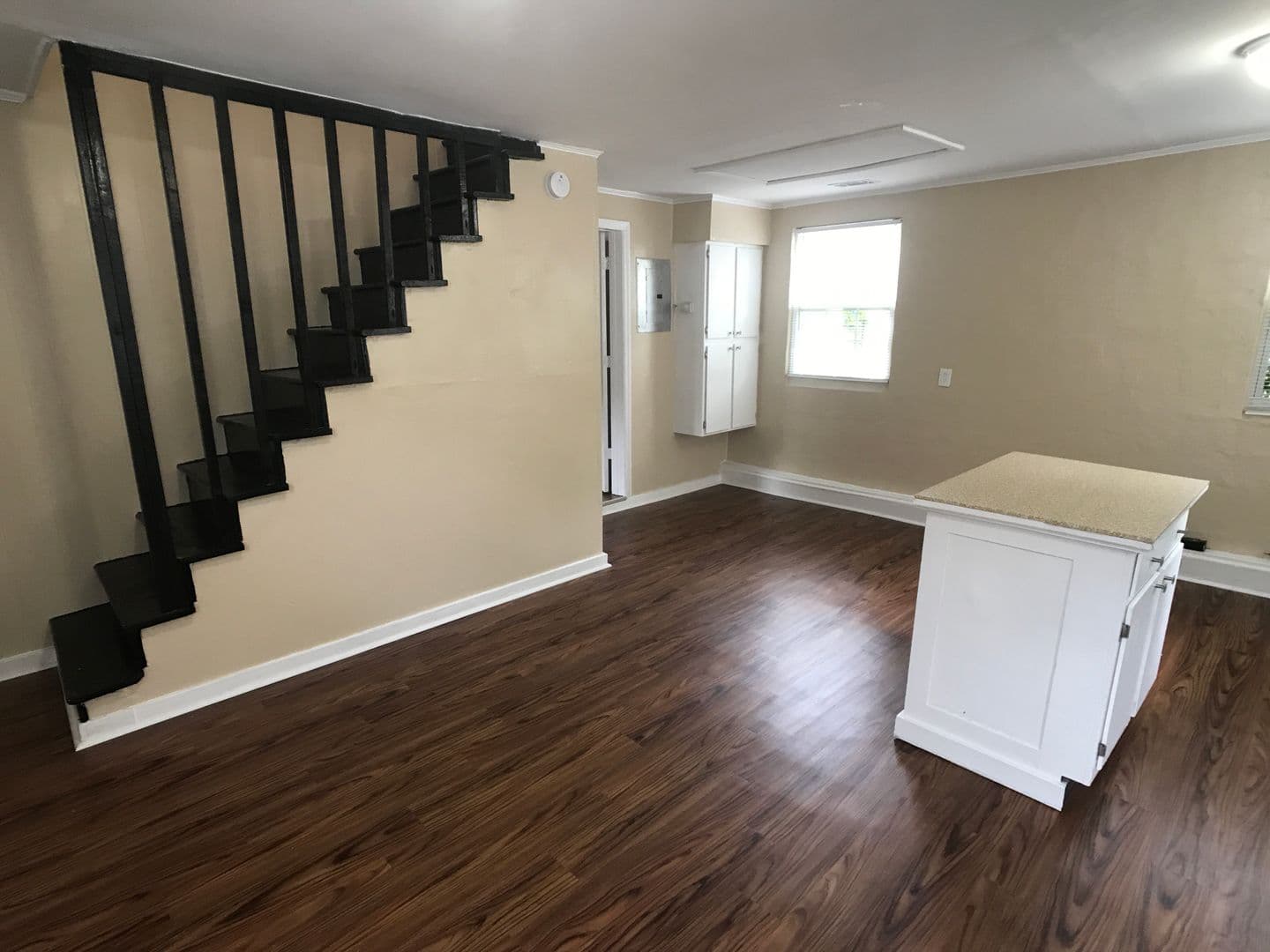 Savannah House: 1122 1/2 E 37th St