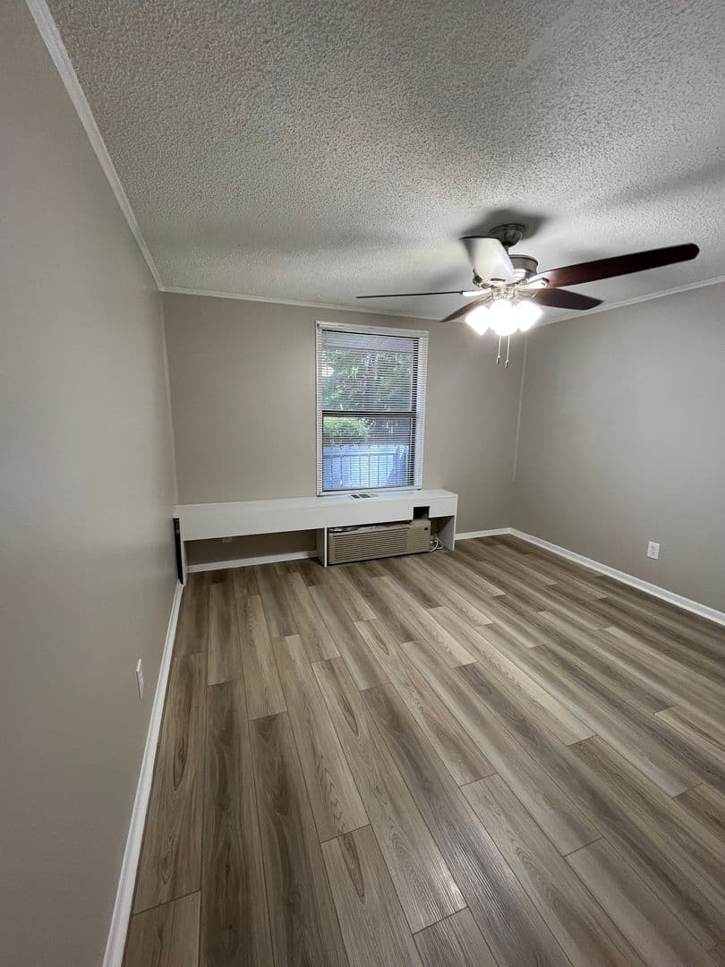 Savannah Apartment: 6815 Waters Ave