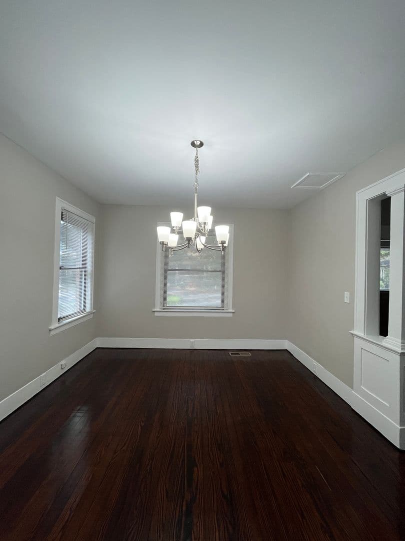 Savannah House: 611 East 37th Street