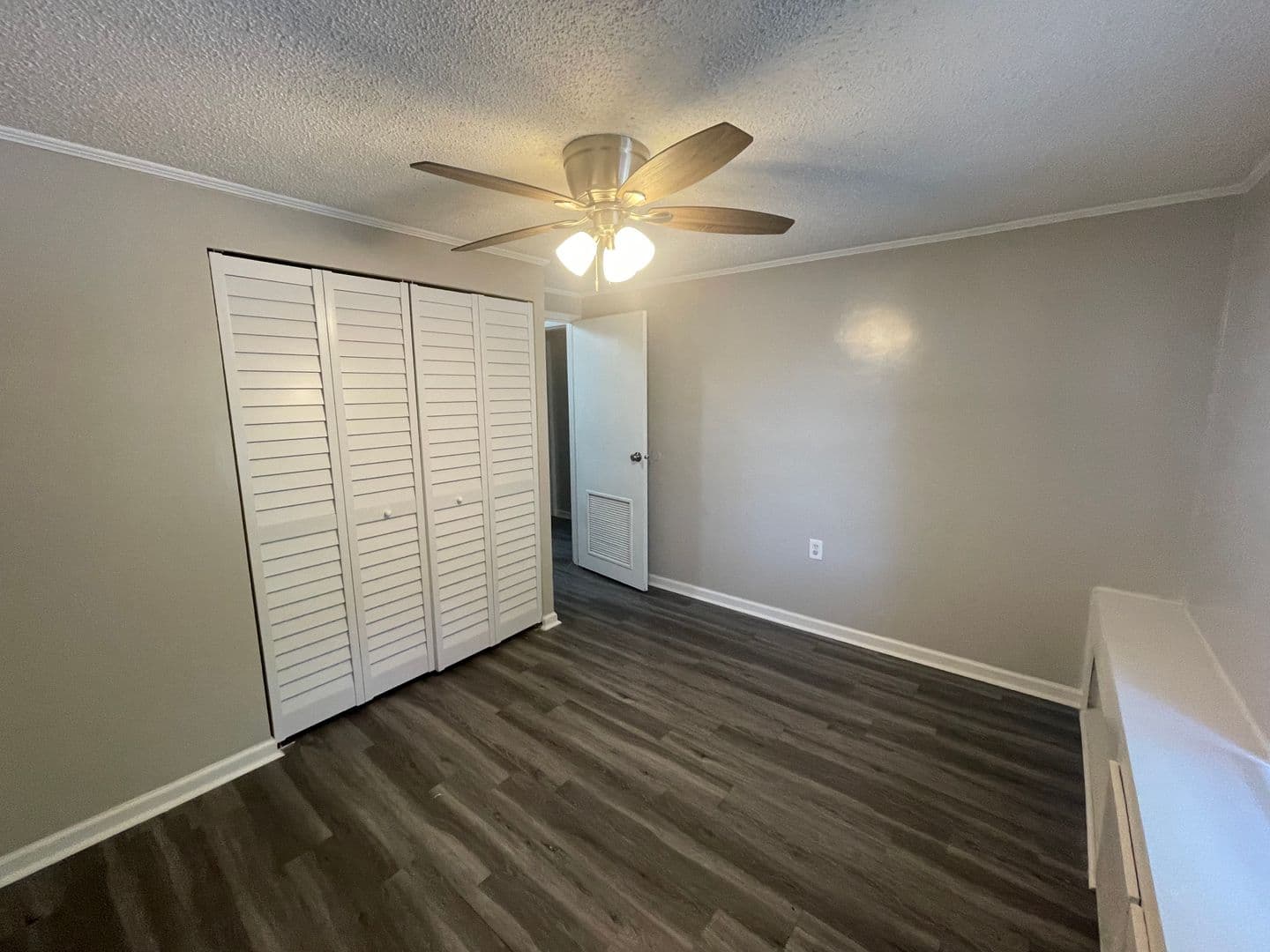 Savannah Apartment: 6815 Waters Ave