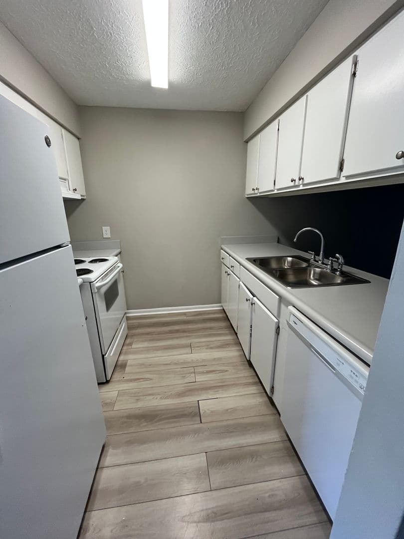 Springfield Apartment: 301 E 2nd Street