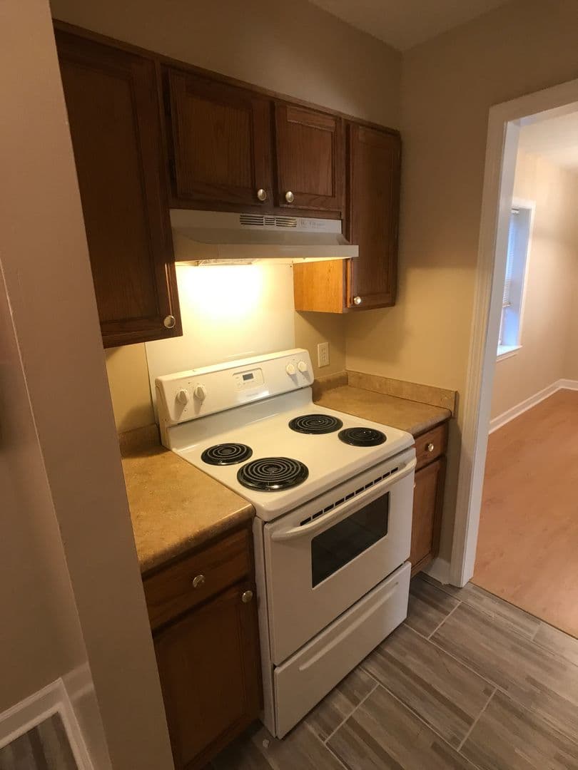 Savannah Apartment: 10612 Middleground Rd