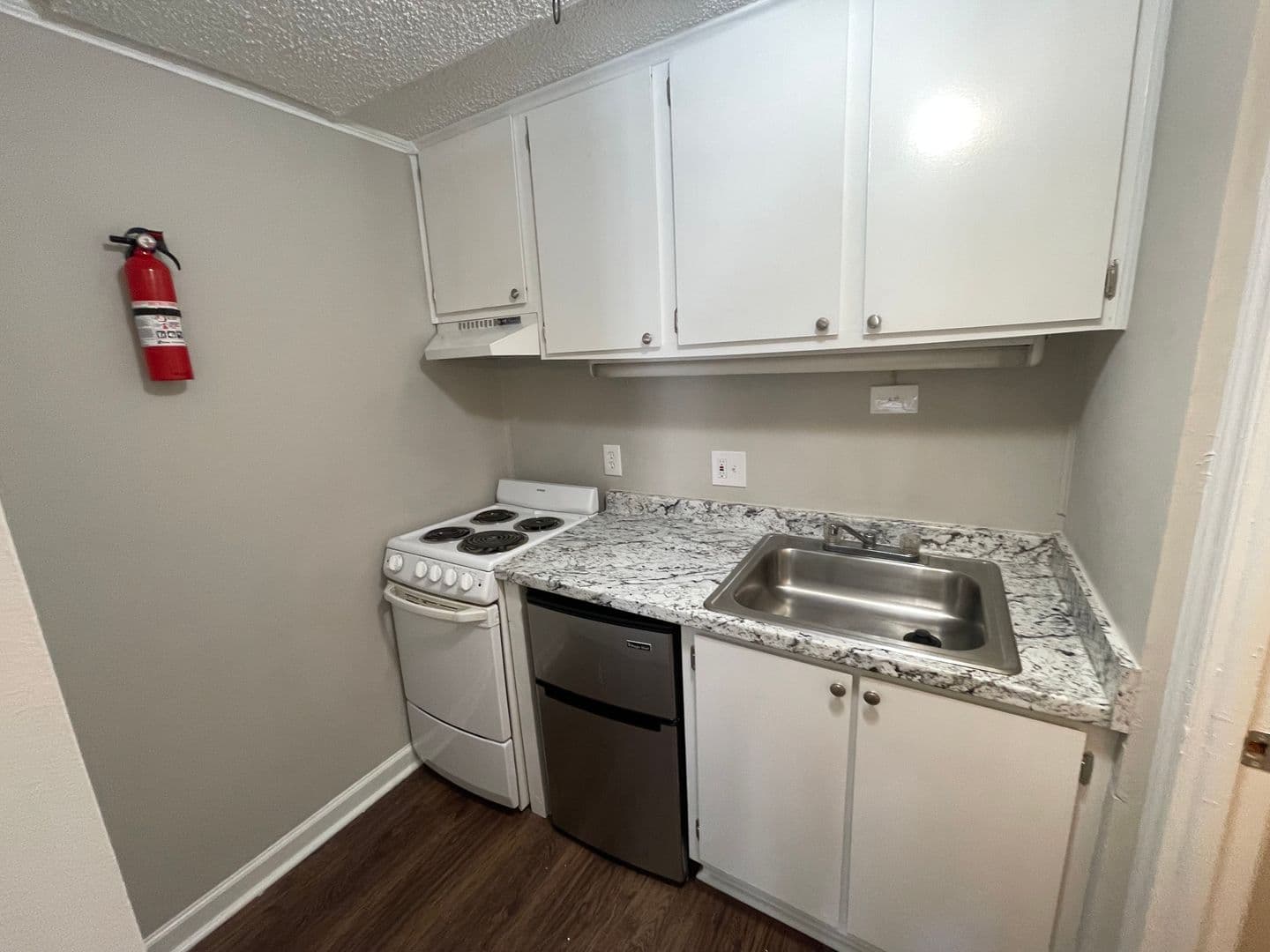 Savannah Apartment: 6815 Waters Ave