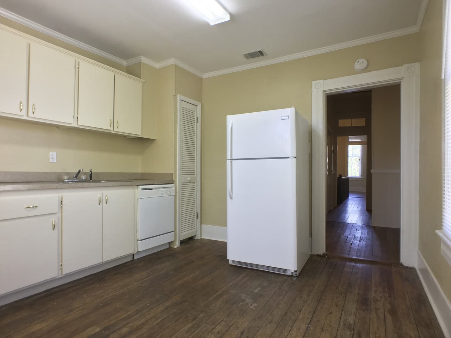 Savannah Apartment: 407 E Park Ave