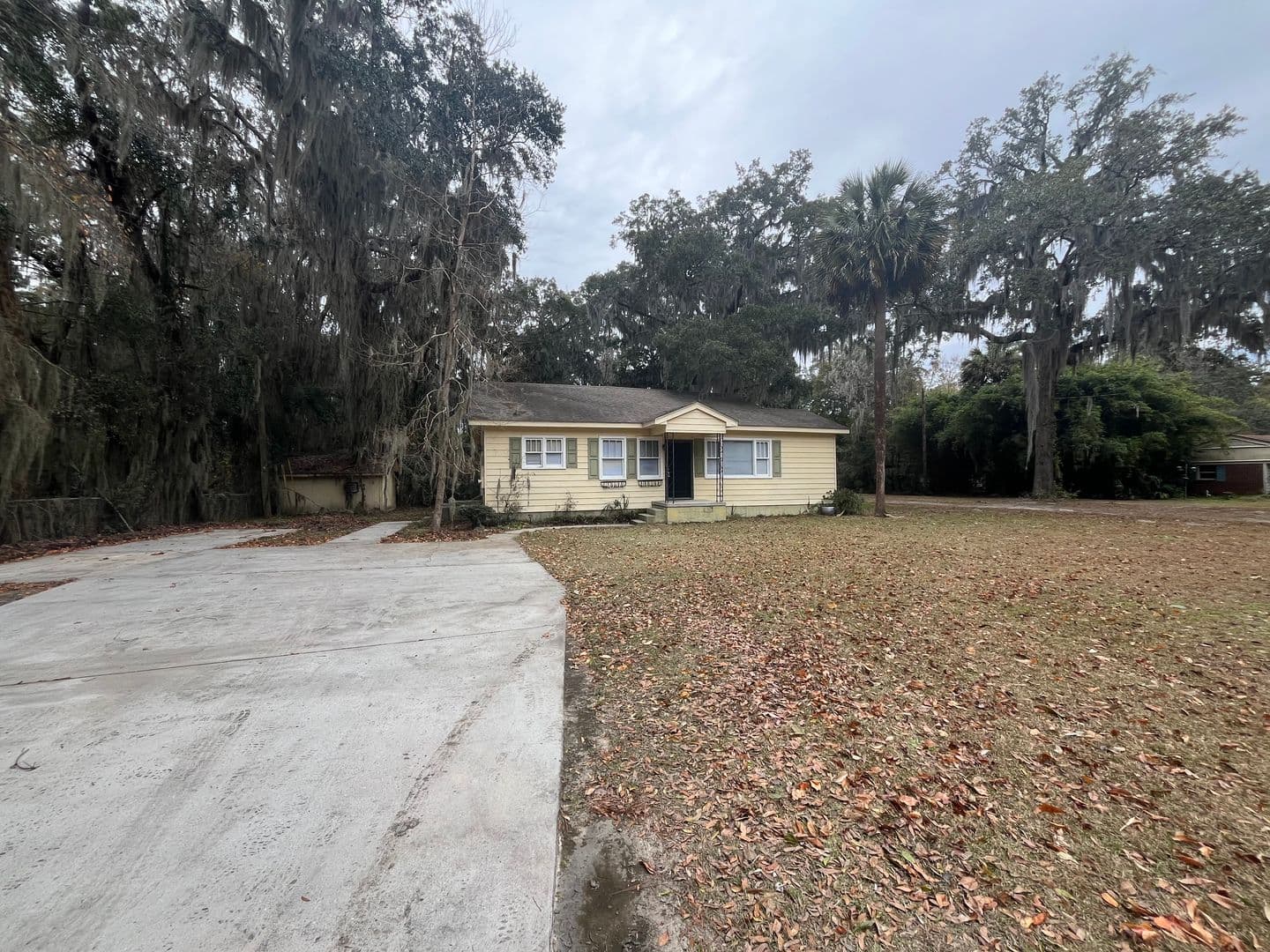 Savannah House: 9651 Lehigh Ave.