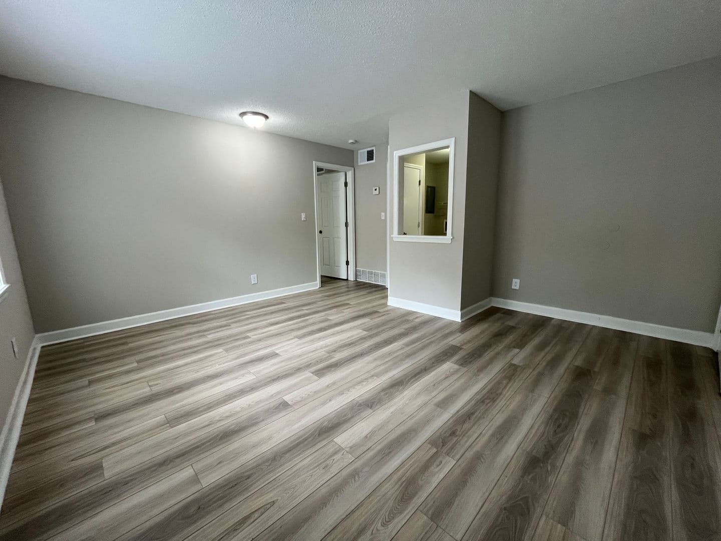 Savannah Apartment: 10612 Middleground Rd