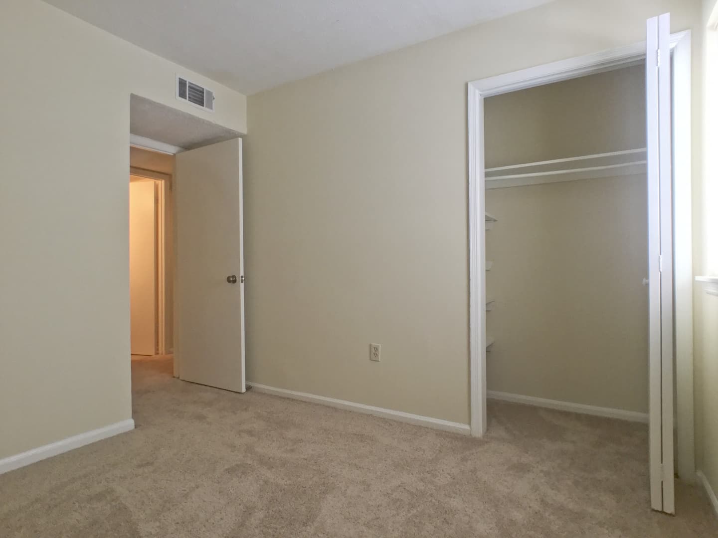 Springfield Apartment: 301 E 2nd Street