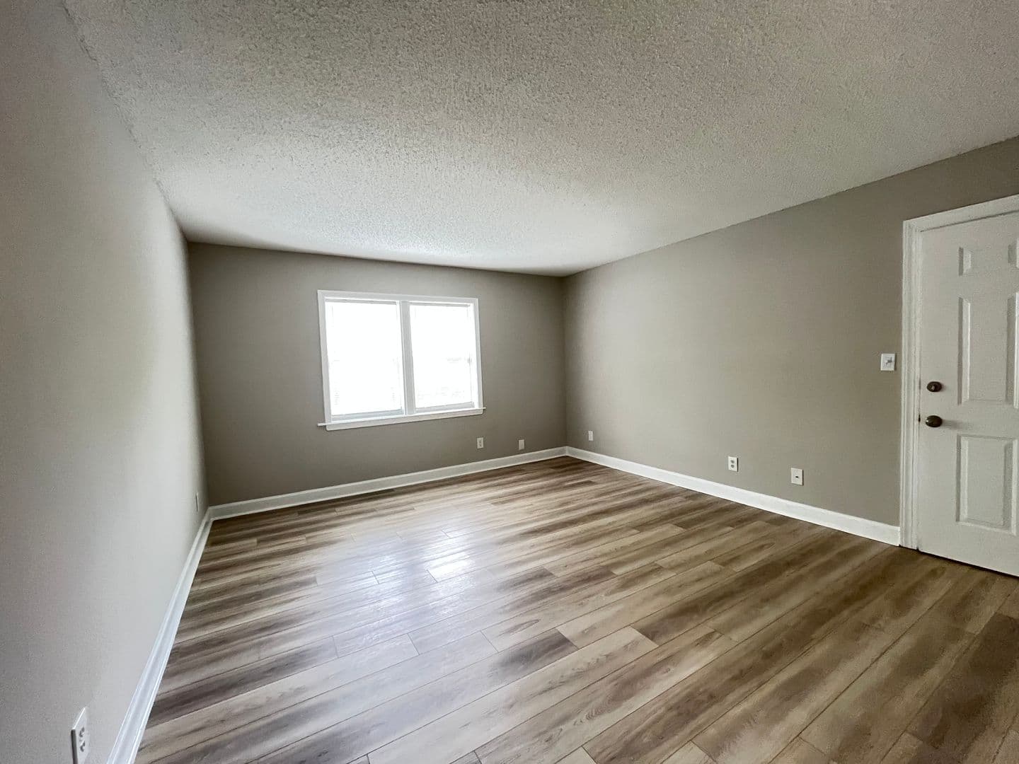 Savannah Apartment: 10612 Middleground Rd