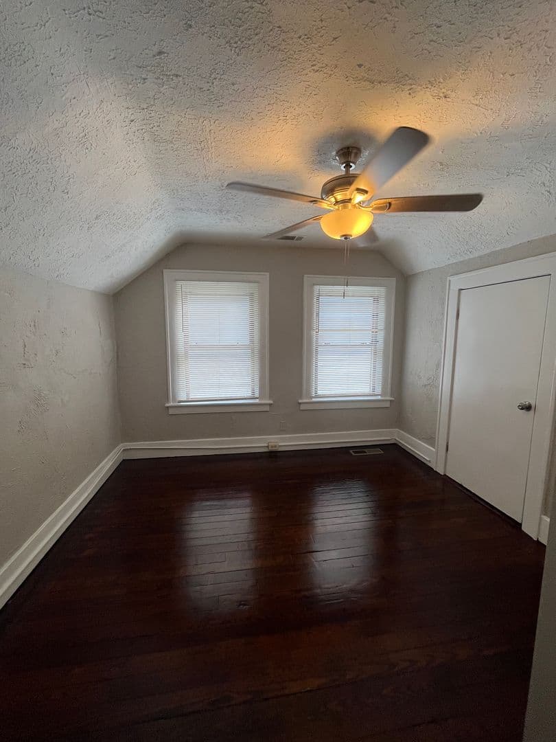 Savannah House: 611 East 37th Street