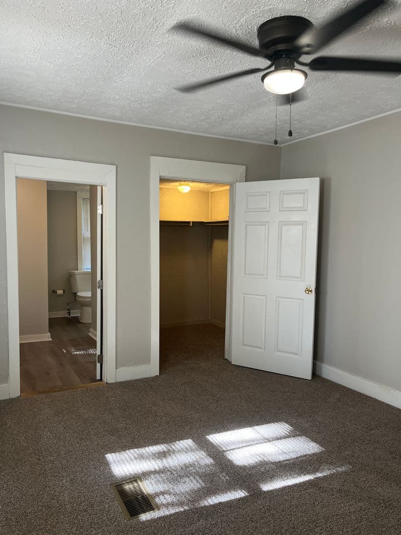 Savannah House: 9651 Lehigh Ave.