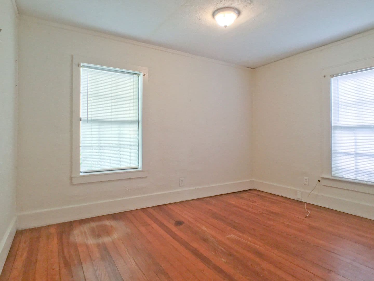 Savannah Apartment: 829 East 32nd Street