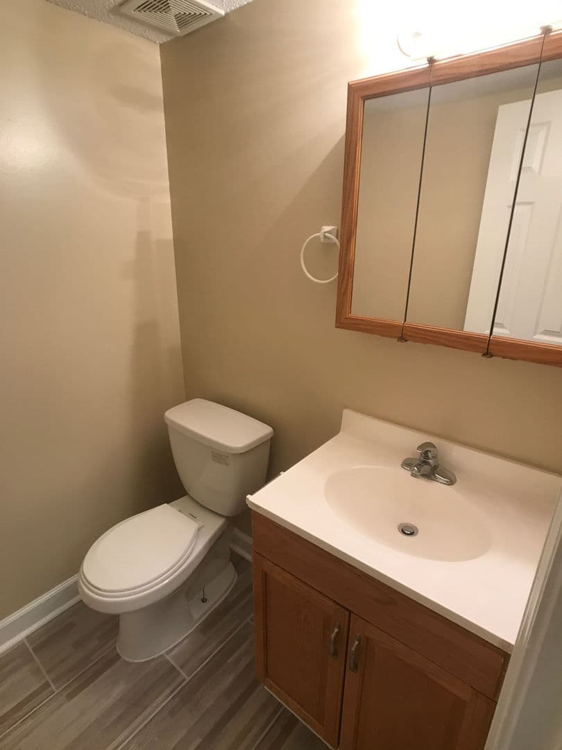Savannah Apartment: 10612 Middleground Rd
