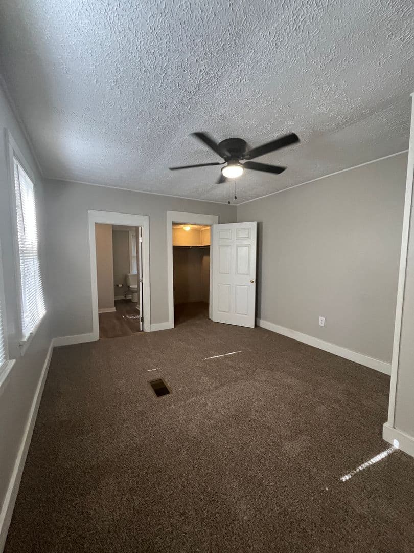Savannah House: 9651 Lehigh Ave.