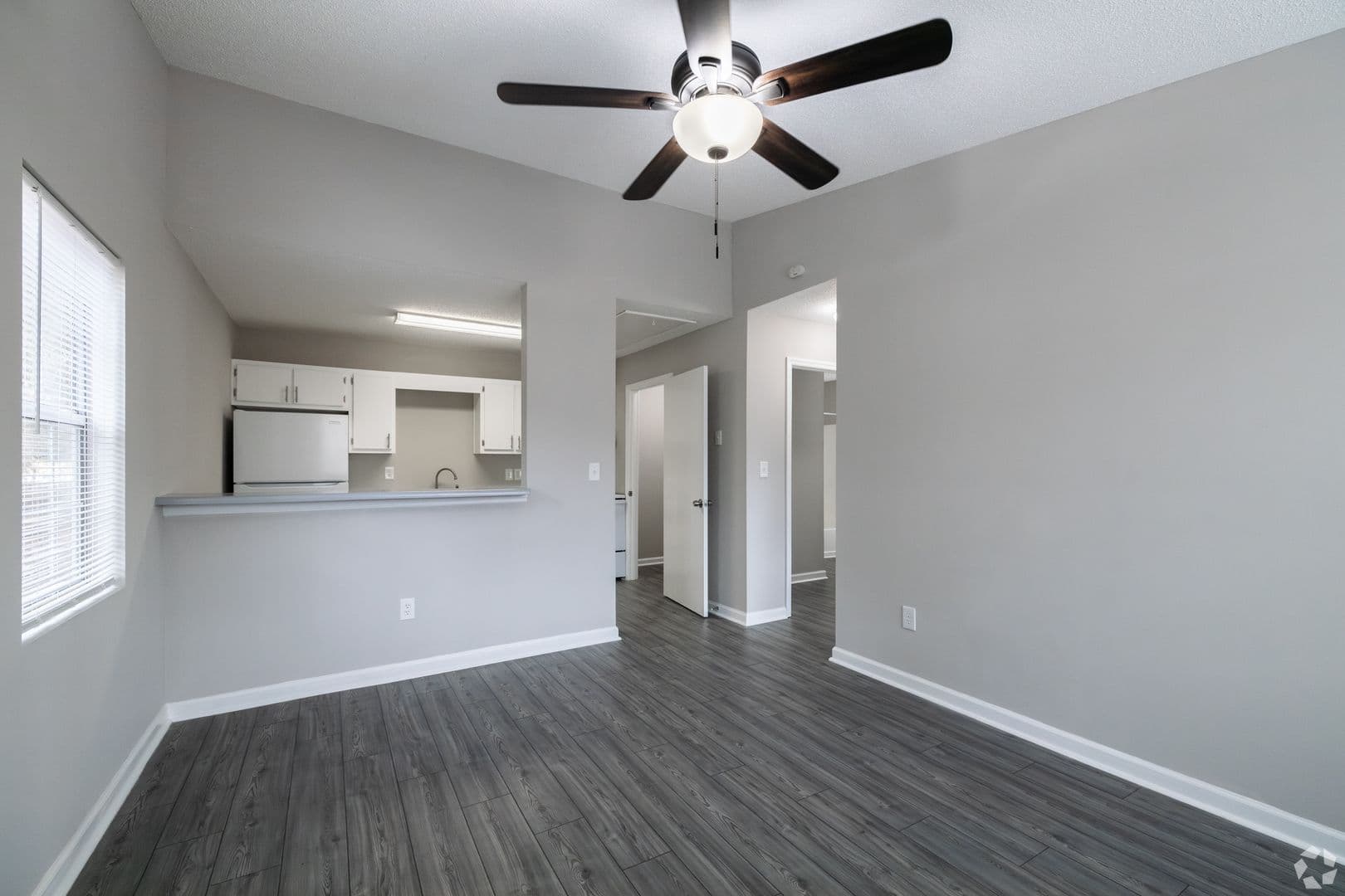 Savannah Apartment: 1431 King George Blvd