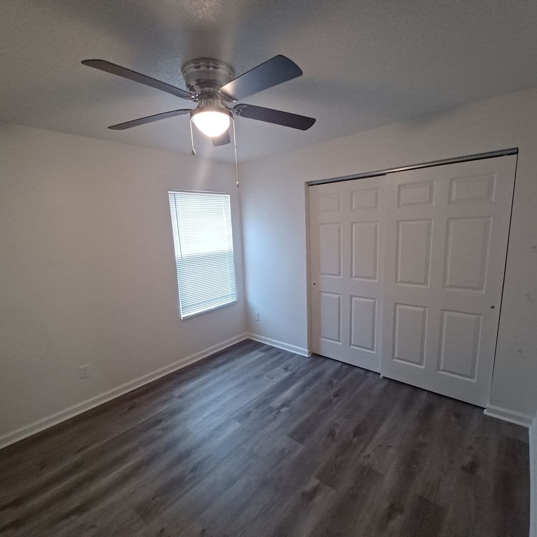 St Augustine House: 908 W 9th St