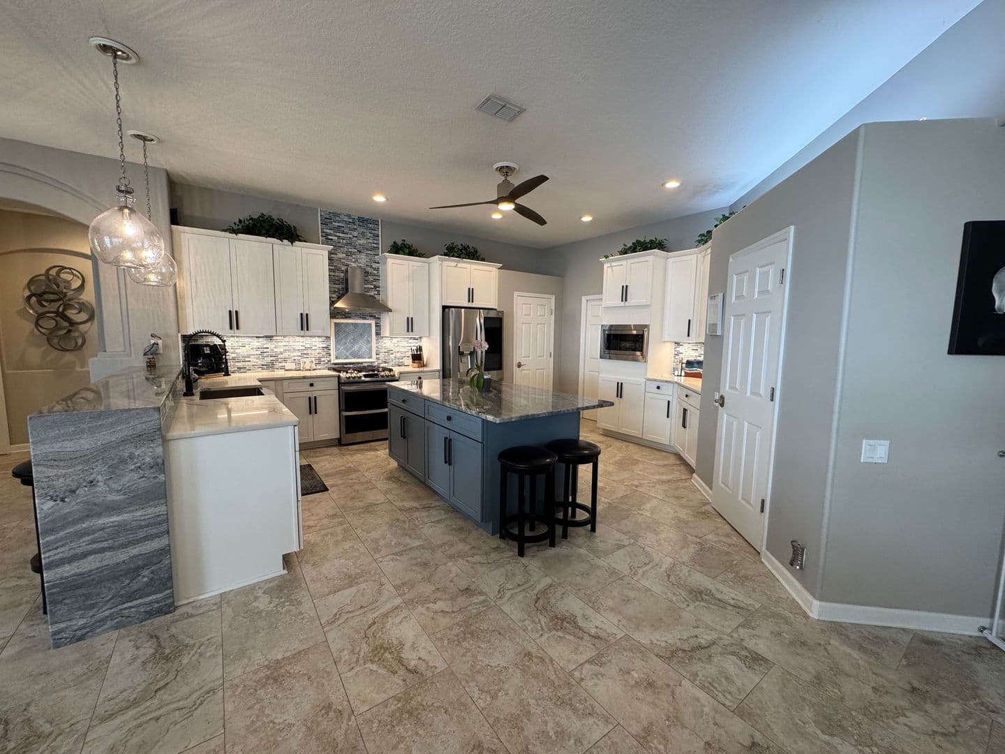 Jacksonville House: 4911 Toproyal Ln