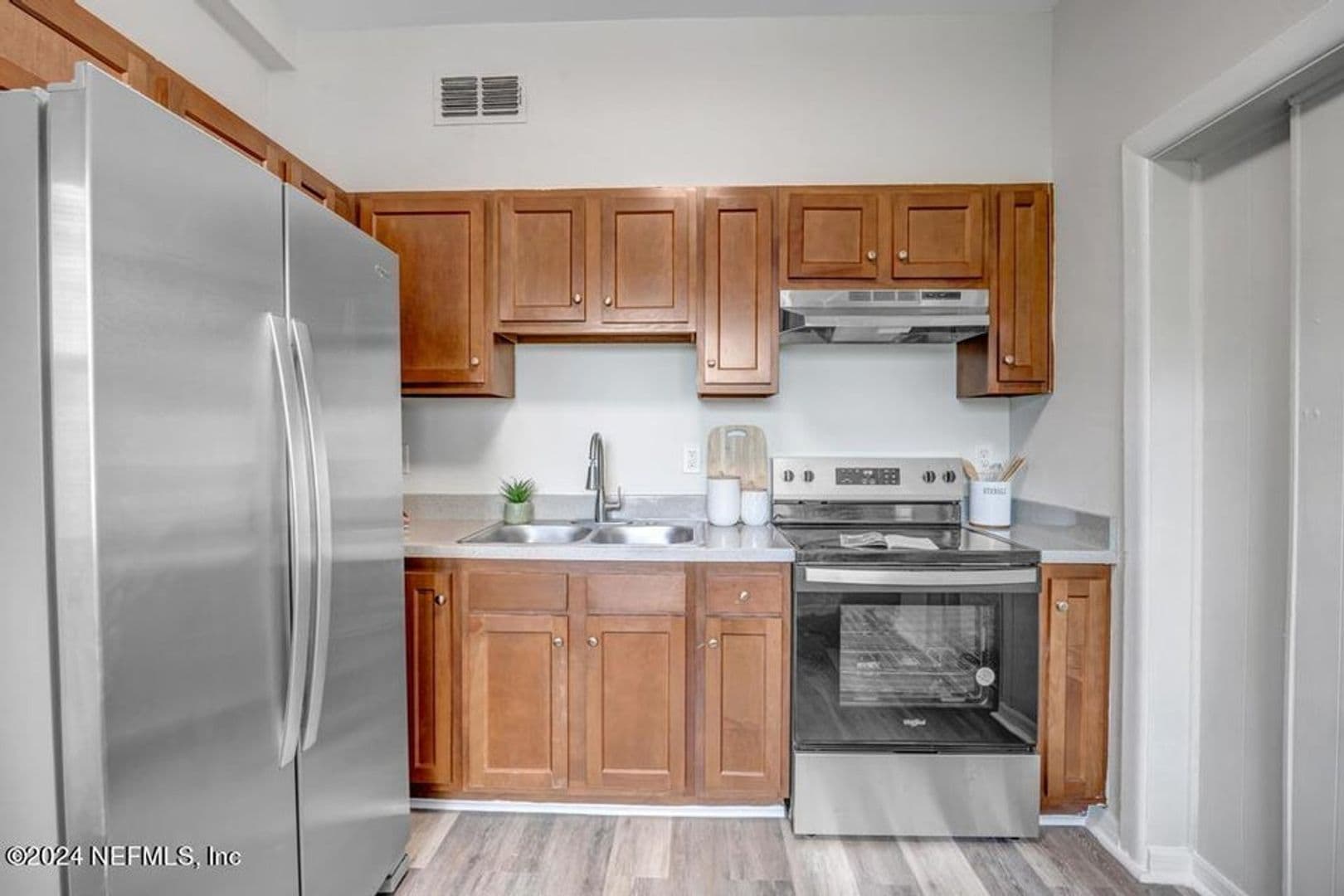 Jacksonville House: 10348 Westmar Rd