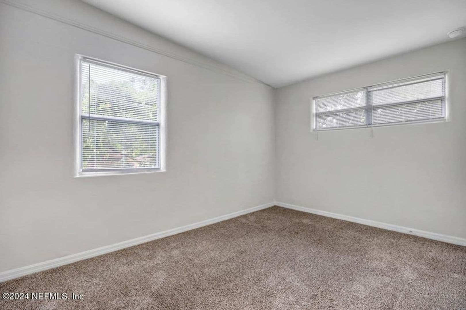 Jacksonville House: 10348 Westmar Rd