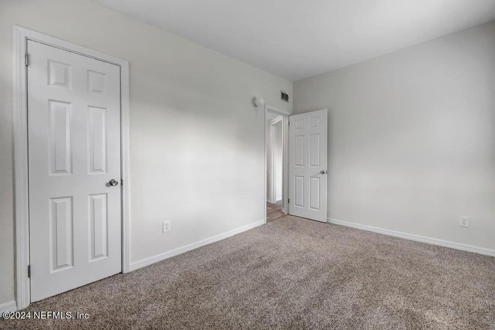 Jacksonville House: 10348 Westmar Rd