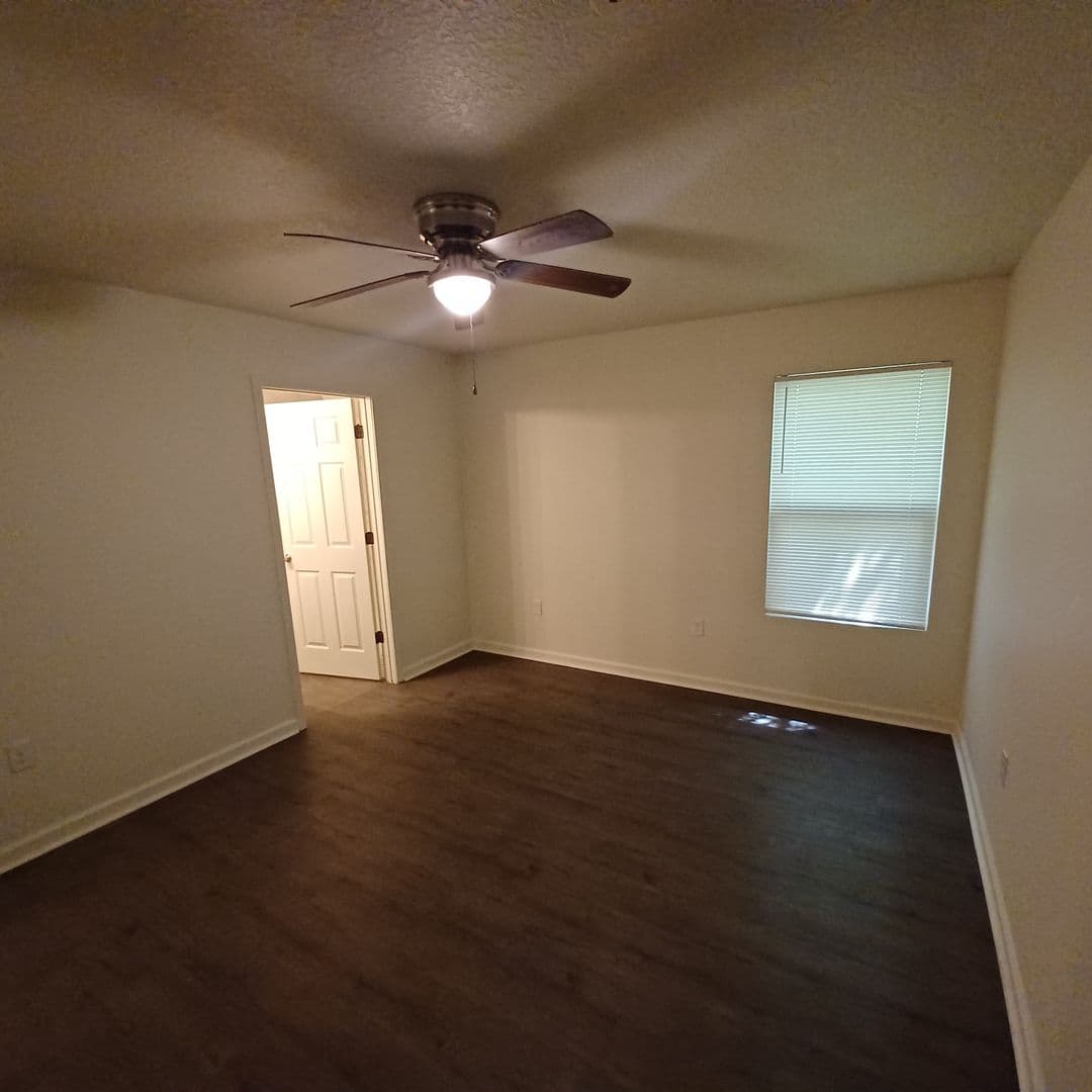 St Augustine House: 757 W 6th St