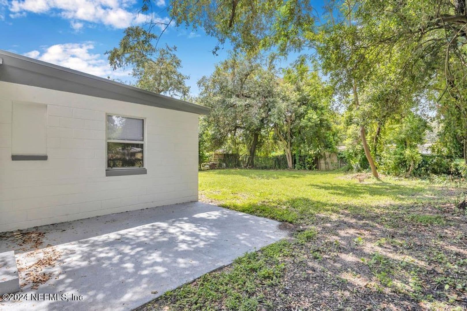 Jacksonville House: 10348 Westmar Rd