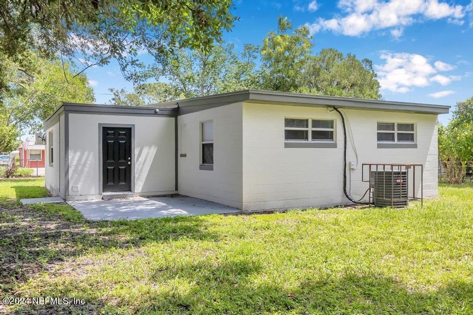 Jacksonville House: 10348 Westmar Rd