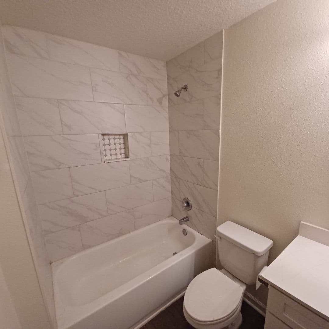 St Augustine House: 757 W 6th St