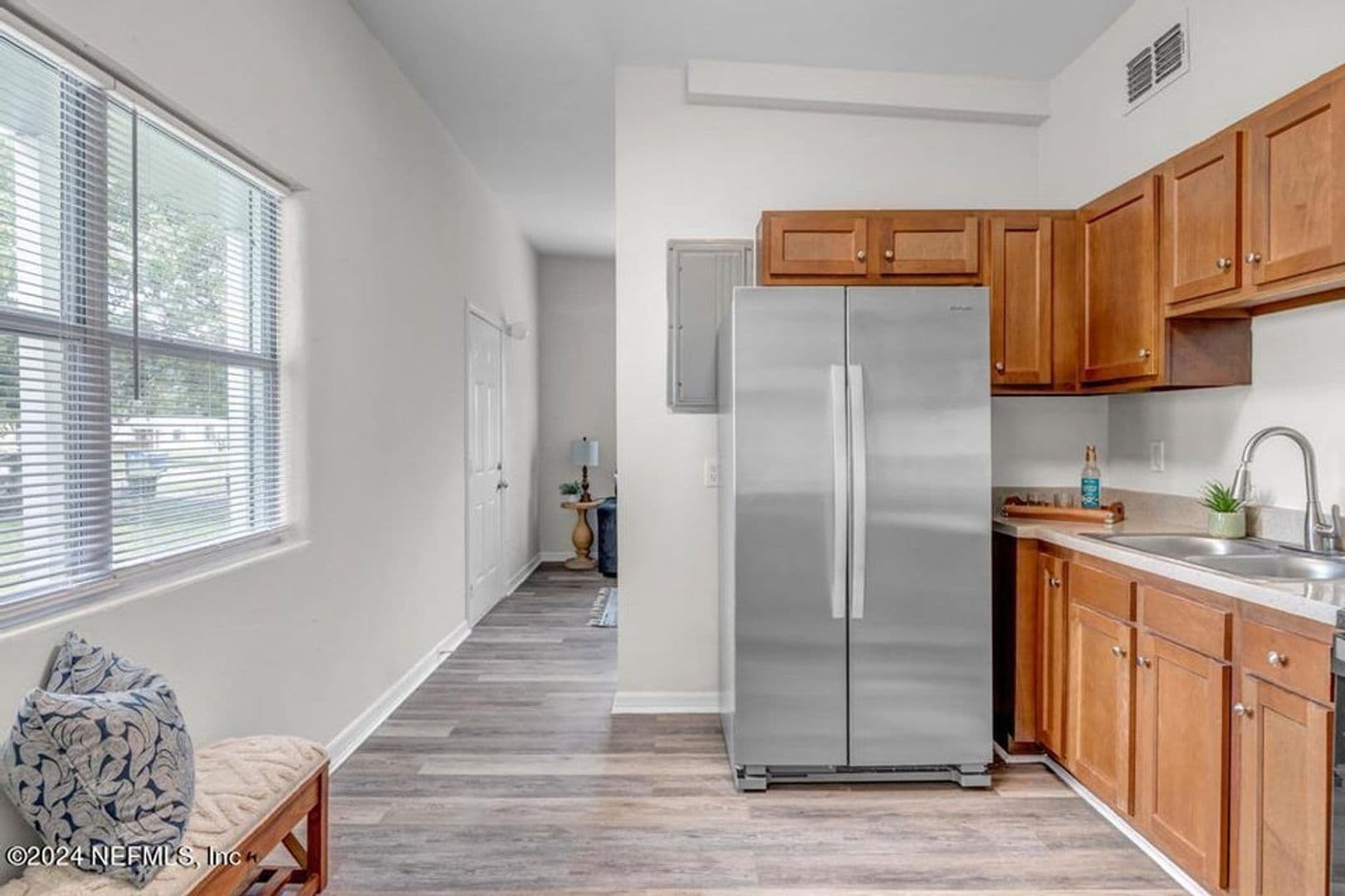 Jacksonville House: 10348 Westmar Rd