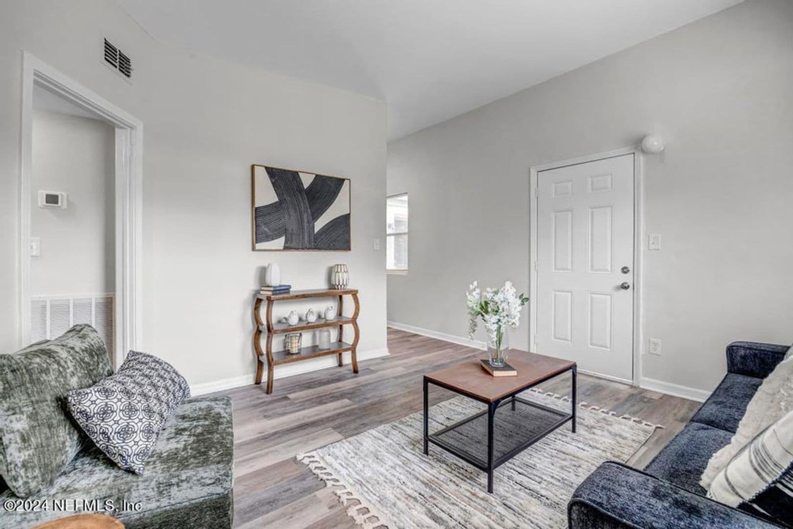 Jacksonville House: 10348 Westmar Rd