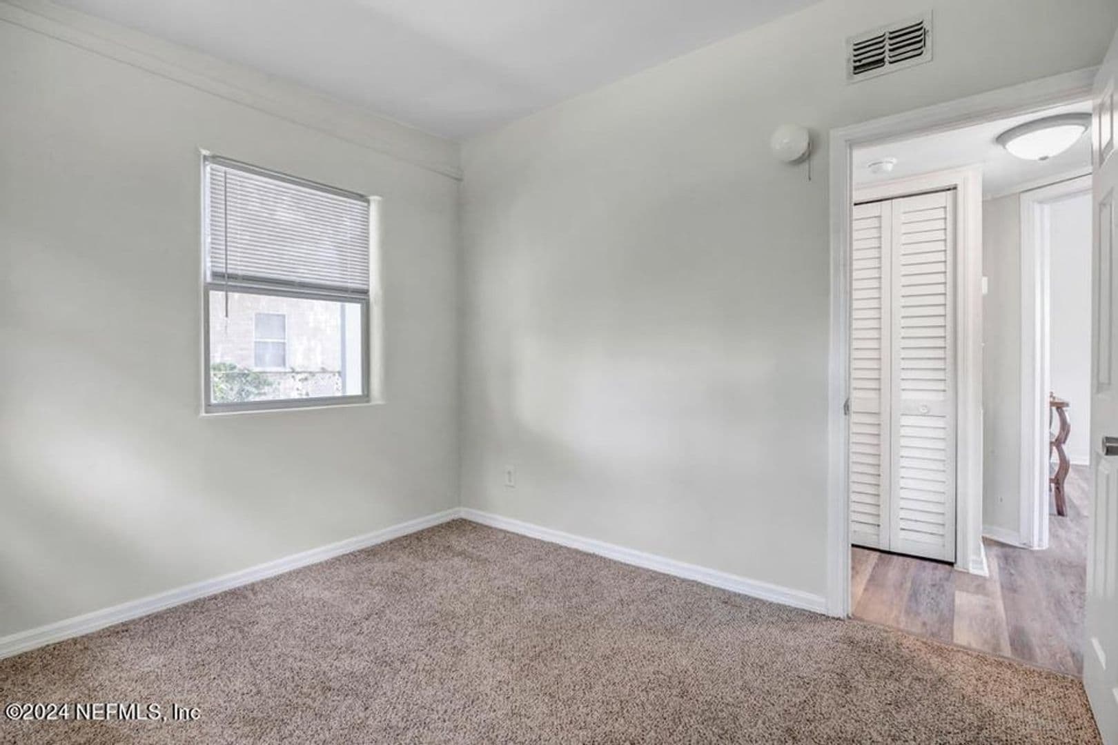 Jacksonville House: 10348 Westmar Rd