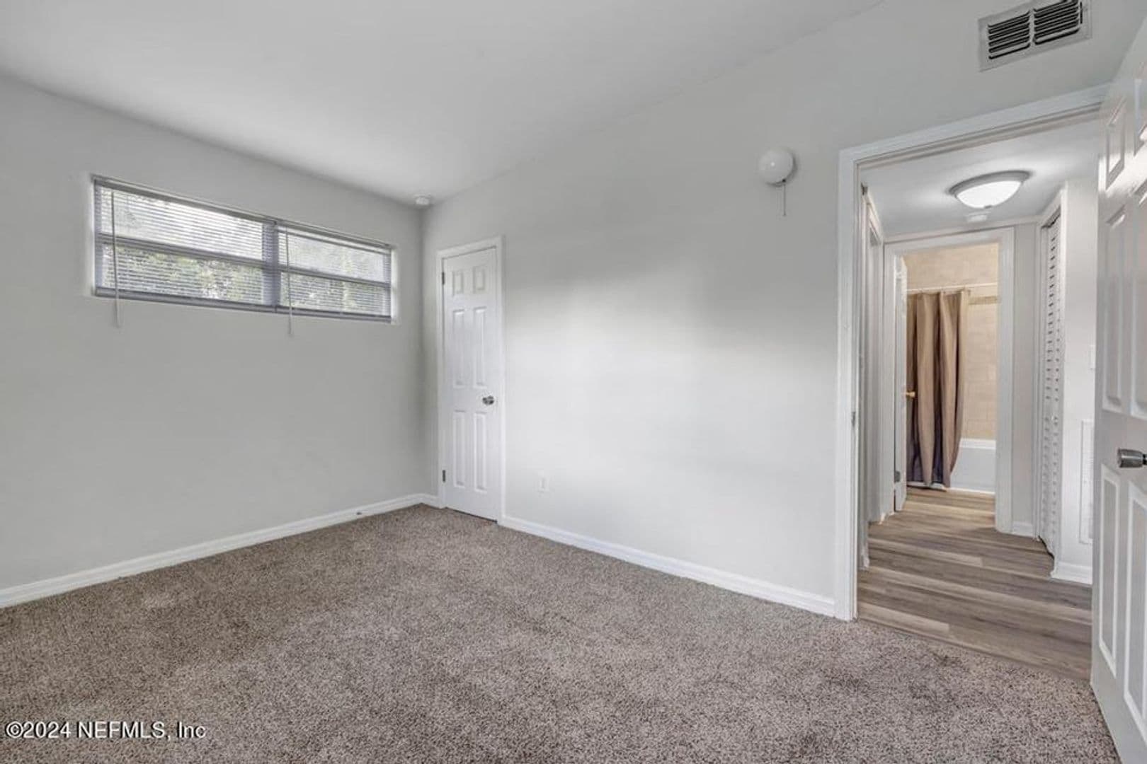 Jacksonville House: 10348 Westmar Rd