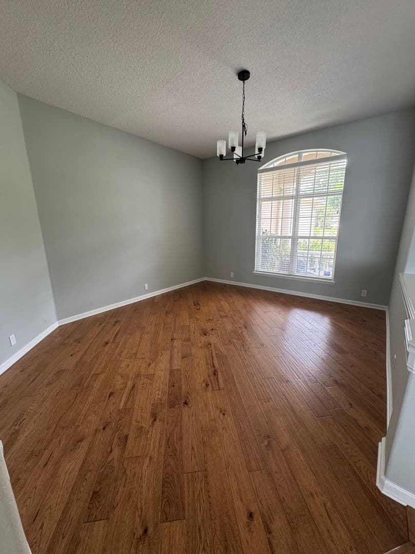 Jacksonville House: 4911 Toproyal Ln