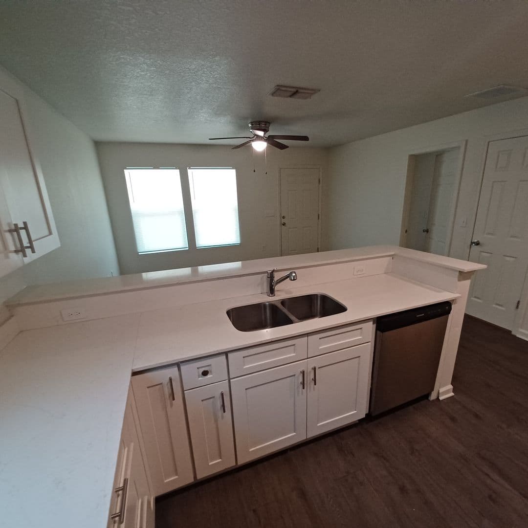 St Augustine House: 757 W 6th St