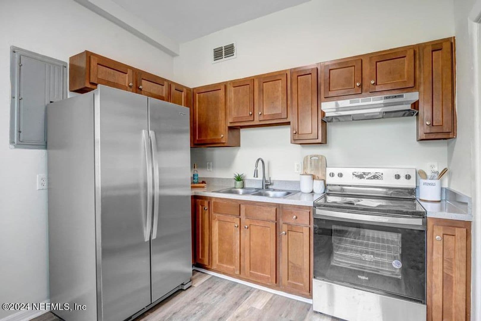 Jacksonville House: 10348 Westmar Rd