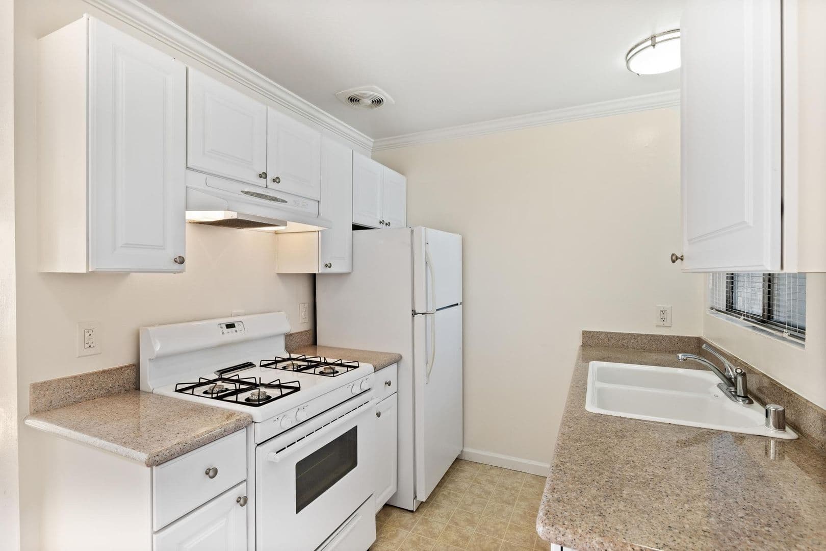 Oakland Apartment: 1435 3rd Avenue