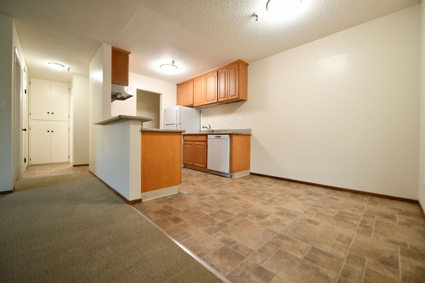 Oakland Apartment: 415 Lagunitas Avenue