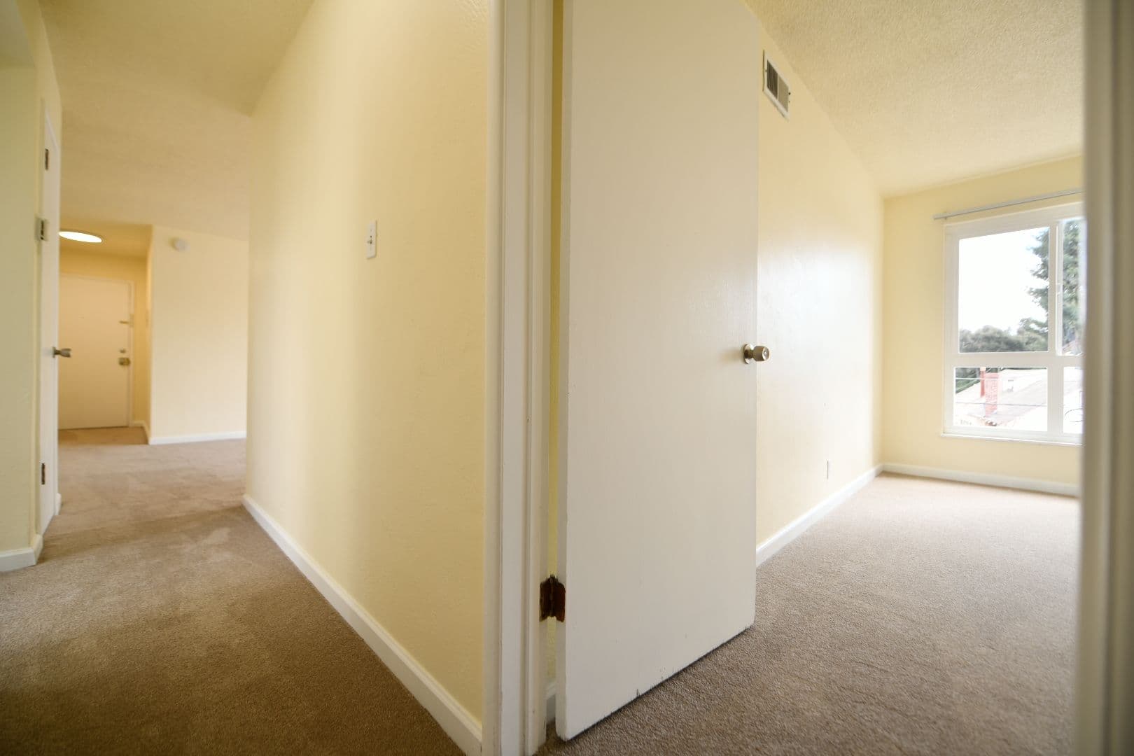 Oakland Apartment: 433 Perkins Street