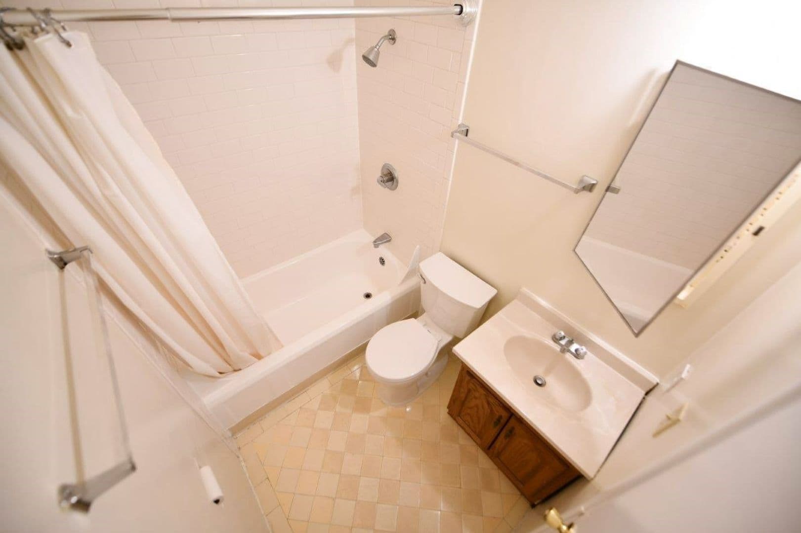 Berkeley Apartment: 2468 Bancroft Way
