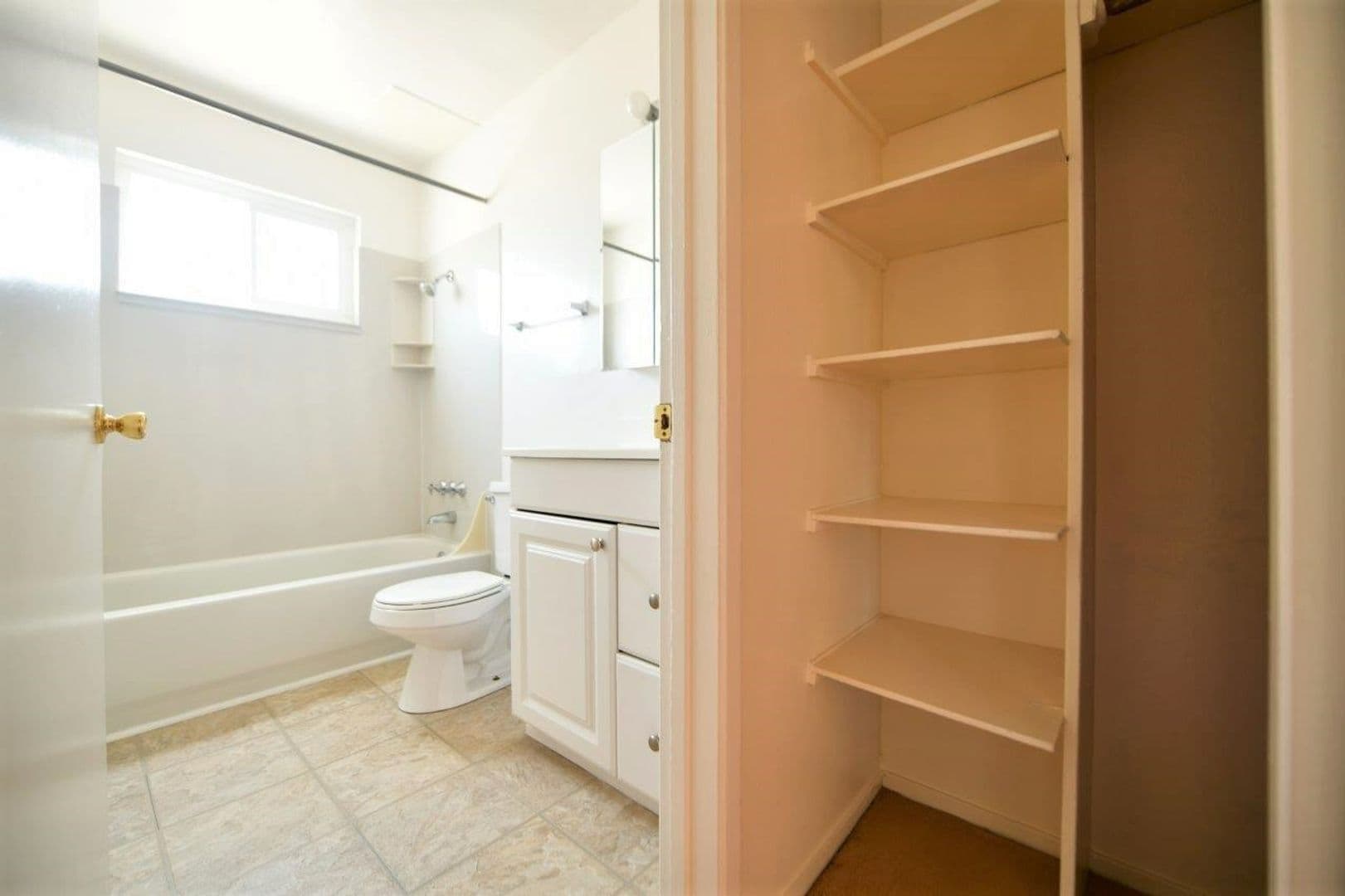 Oakland Apartment: 434 E. 17th Street