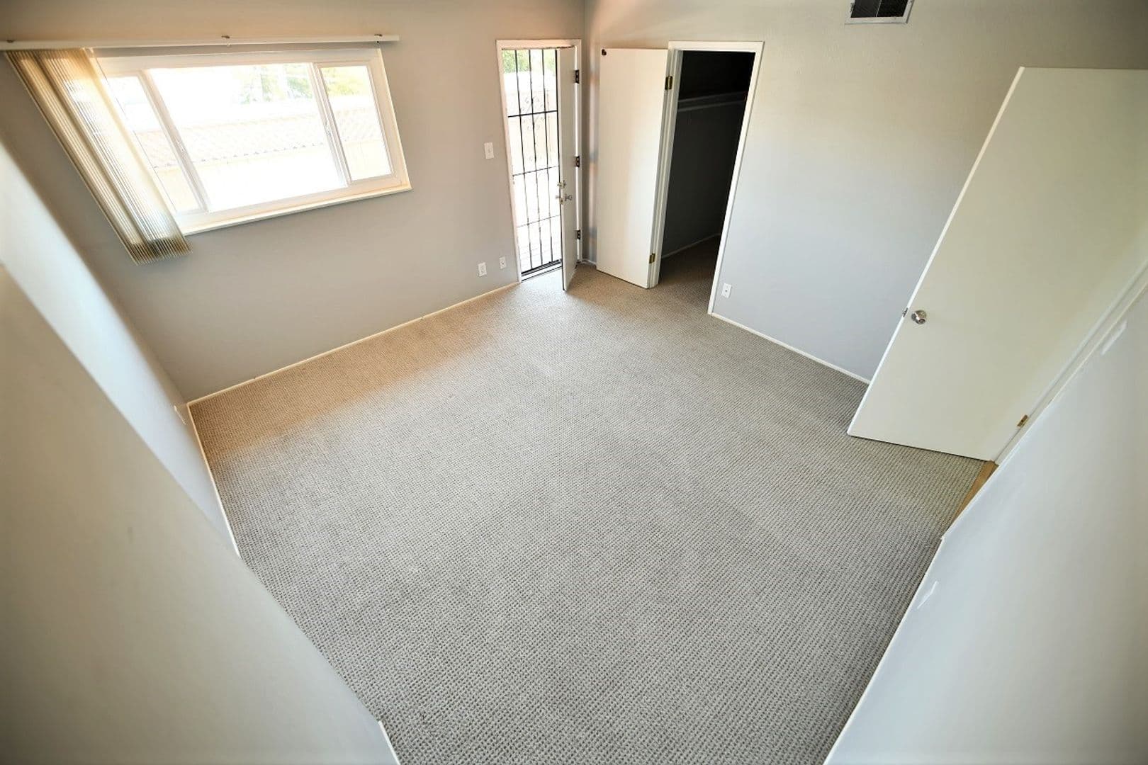 Oakland Apartment: 398 Euclid Avenue